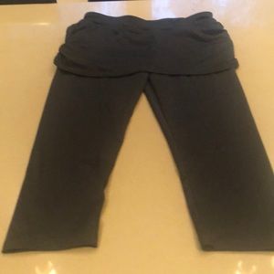 Cd workout capris with black size Xl